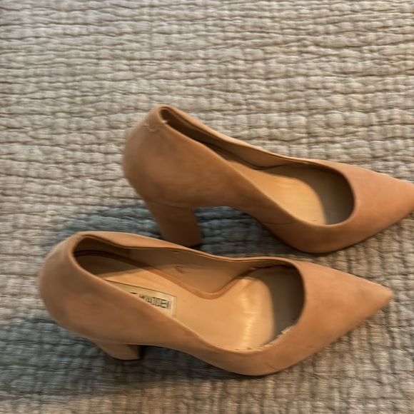 Steve Madden Suede Pointed Toe Heel - Picture 2 of 2